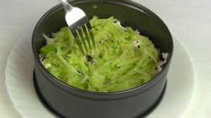 Салат: сельдь под снегом.