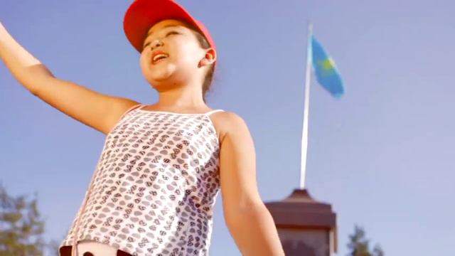 Аскарова Ариза - Байрағым биік тұр (2013) смотреть онлайн