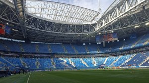 Выход к полю Газпром Арены