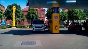 Потсдам. Заправка напротив автобата