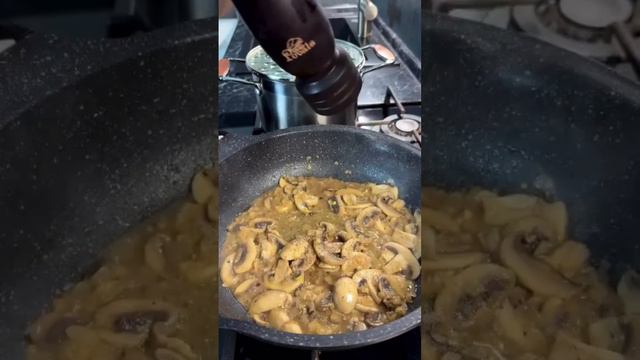 МАКАРОНЫ С МЯСОМ И ШАМПИНЬОНАМИ