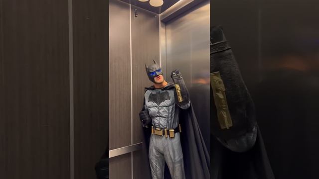 Будь вежлив в Готэме | Бэтмэн наказывает #озвучка #юмор #прикол #batman #бэтмэн