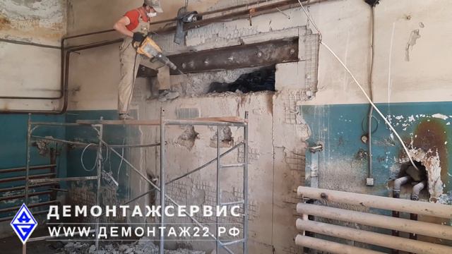 Обустройство проёма с усилением в стене из бетонных блоков.