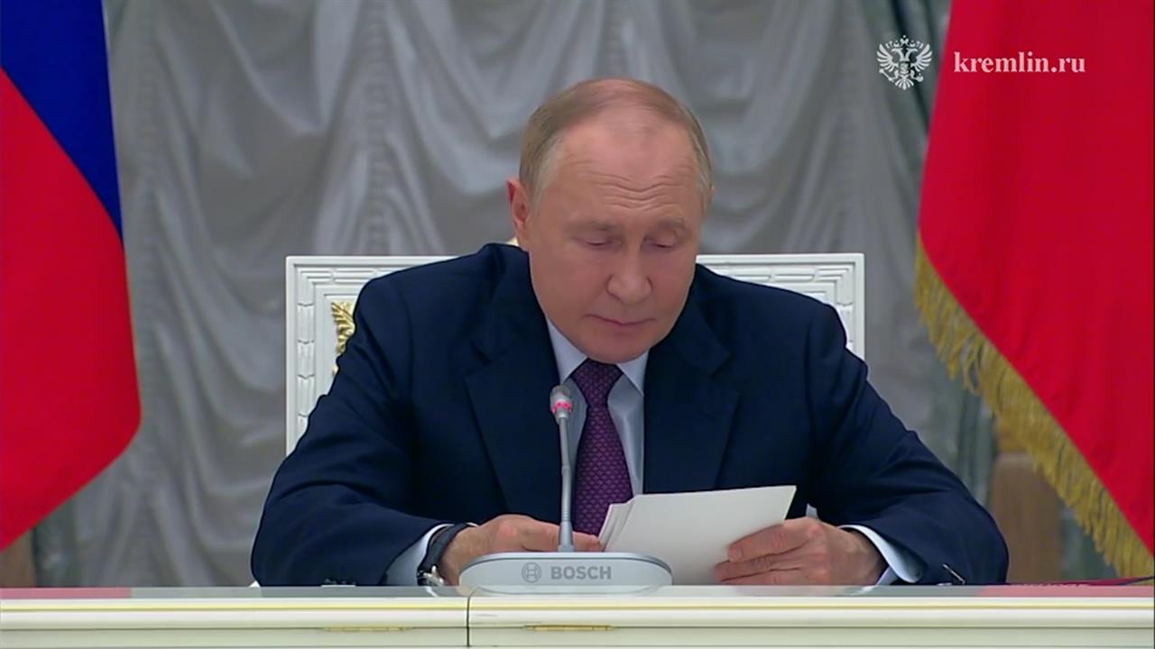 Путин заявил о росте несырьевого неэнергетического экспорта России