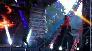 M.I.A. - Paper Planes (Live in Moscow)