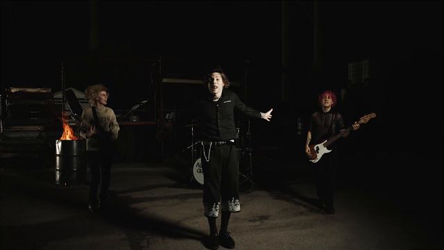 YUNGBLUD - Lowlife (Music Video)