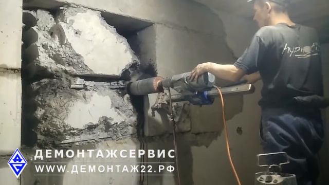 Пробивка проема в железобетонных блоках при помощи алмазного бурения