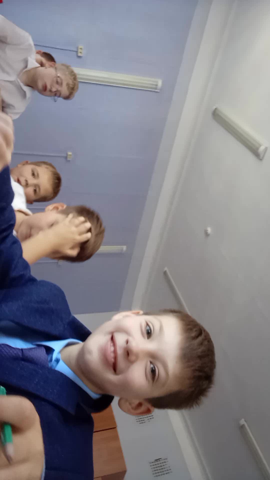 в школе