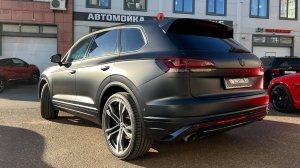 Volkswagen Touareg — бронирование матовой полиуретановой пленкой