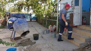 Ремонт в доме кубанце.  Заливаю бетонный пол по грунту.