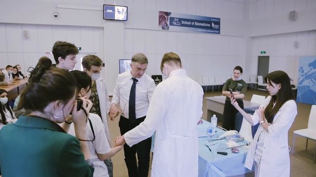 В Школе медицины ДВФУ прошла лекция по электрохирургии