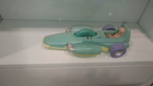 Советские игрушки и школьные принадлежности.