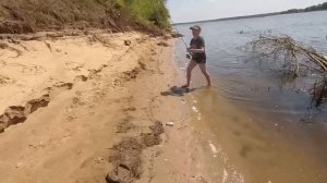 РЫБАЛКА НА ОКЕ! Ловим с Мишей рыбу! ТОЛЬКО ПРИШЛИ И КЛЁВ ПОШЁЛ!