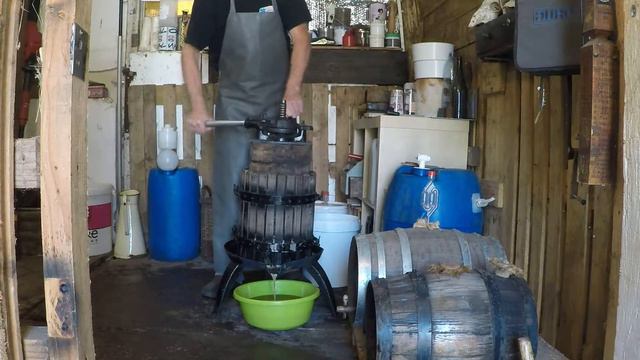 Fabrication de jus de pomme смотреть онлайн