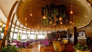 Таджикский ведущий Шамсиддин и певица Джамиля (живут в Москве, выезжают по России и другим странам)