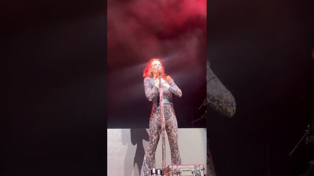 Simone simons (epica). смотреть онлайн