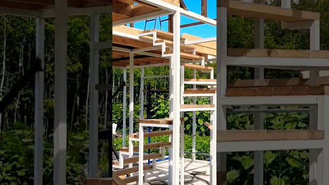 Строим дачный дом 6×6. Своими руками. Лестница на второй этаж.