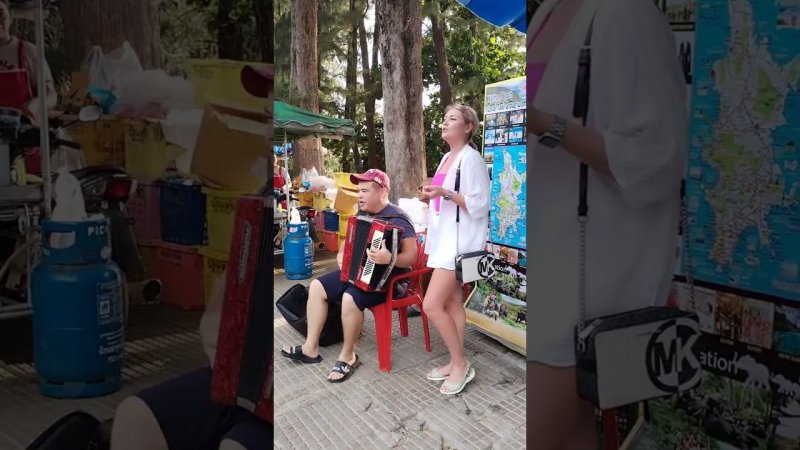 ‼️На спор с прохожей спели песню под аккордеон НА РЫНКЕ В ТАЙЛАНДЕ!!!