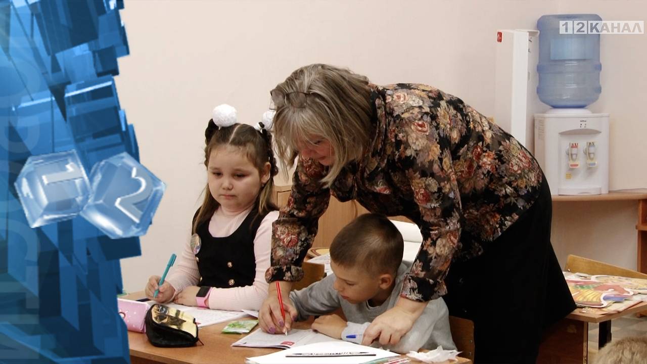 Первоклассники продолжают адаптироваться к учебному процессу.