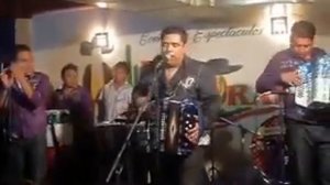 BRUNO MORA Y SU NORTEÑO BANDA   Disponible  para Mi