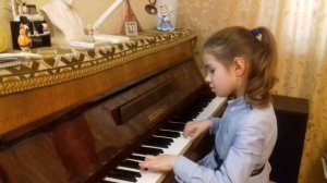 Арина, 7лет. Бах И.С.Трёхголосная маленькая прелюдия №9, Фа мажор.