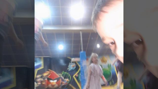 я сделал кувырок на батуте смотреть онлайн