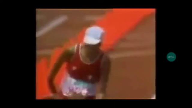 Maratona Feminina de Los Angeles,1984. A Suíça Gabrielle Andersen, enfrentou as caimbras as caimbra смотреть онлайн