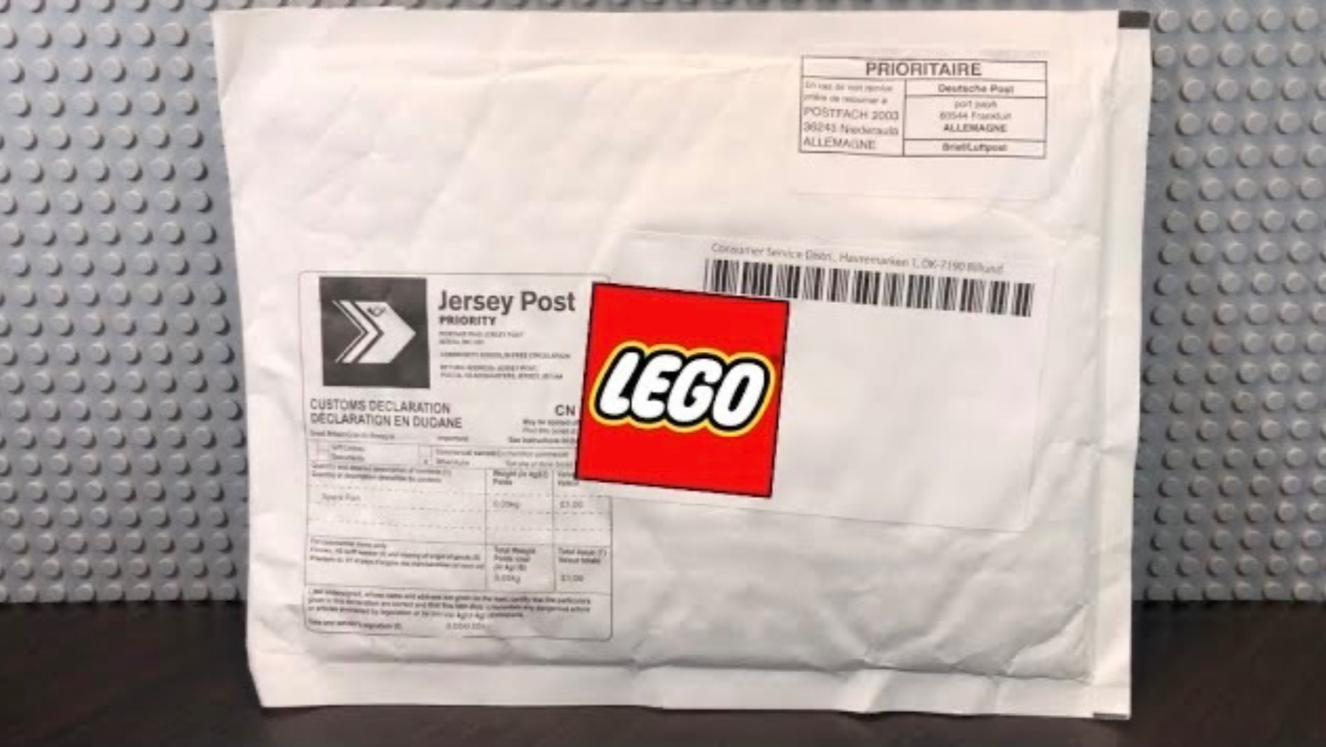 Посылка от компании LEGO смотреть онлайн