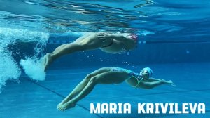 Extension in water. Swimming coach and student| Вытяжение стрелочкой под водой на спине ноги дельфин