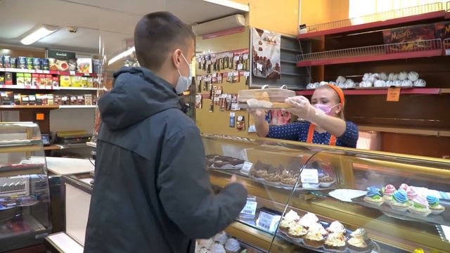 Зачем нужна банковская карта школьнику