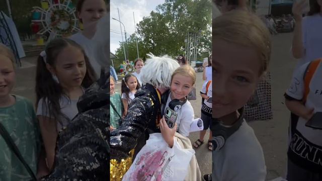 Подарили плакат на сходке!