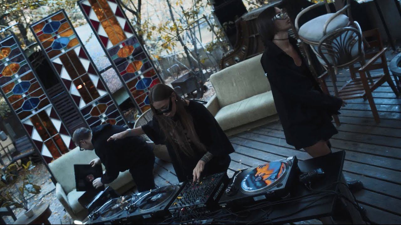 Natasha Wax, Sony Vibe, Matvienkov - Vinyl Live, Mutabor (Techno Mix) смотреть онлайн