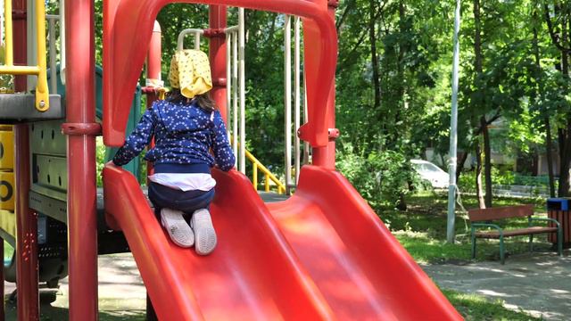 Summer walk of Barbara and Robert | Прогулка Вари и Роберта смотреть онлайн