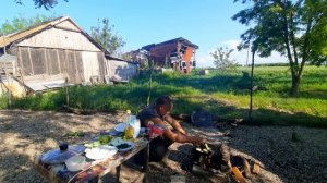Жена отдыхает. Кабачки Вкуснее МЯСА ! Сам попробовал приготовить на Костре с Дымком