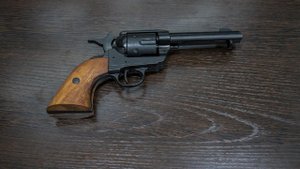 Револьвер "Кольт", 45 калибр, L=29 см.