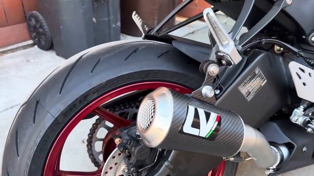 Kawasaki ZX6R 2023 с глушителем LeoVince LV-10
