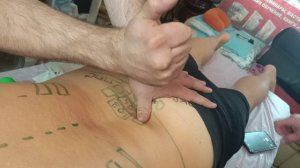 Применяем ударные техники в мануальной терапии на тренинге у Олега Гудвина. Правка спины и сколиоза