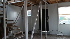 Продолжаем строительство дачного каркасного дома из сэндвич панелей 6*6.  #установка  #двери  #окна