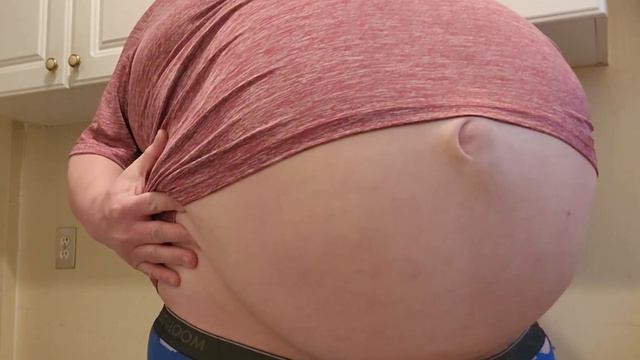 Stuffed belly (burps and jiggles) смотреть онлайн