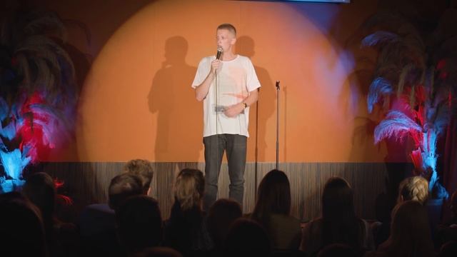 Roger Andre - "Naistele ei meeldi pikad mehed" смотреть онлайн