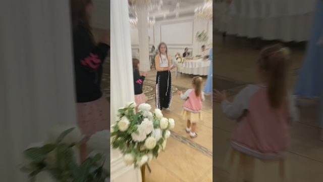 Ведущая на мероприятие