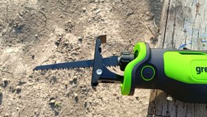 Обзор сабельной пилы Greenworks GPT-BLRS-1: отличный помощник в саду и настройке