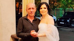 Молдавская певица и ведущая Луциана с диджеем Олегом (живёт в Москве, выезжает по другим городам)