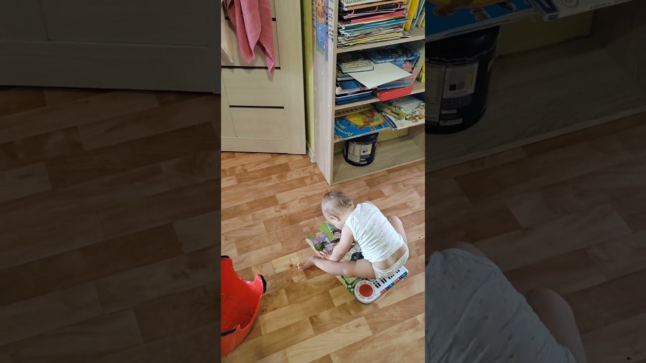 Когда читаешь Войну и мир #супернастуся #солнечныймалыш #синдромдауна #downsyndrome #войнаимир