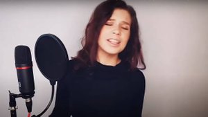 Доктор "Седая ночь" и его любимая певица Алиса Супрунова.