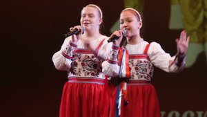 Образцовый ансамбль русской песни "Веснушки" - Вдоль по улице широкой