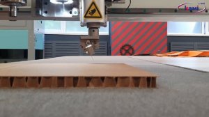 Планшетно-режущий плоттер Filato OPTIMA. Серия CCD _ Раскрой V cut сотового картона 17 мм