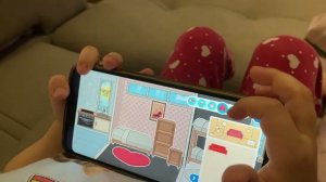 Играем в ТОКА БОКА НА ТЕЛЕФОНЕ