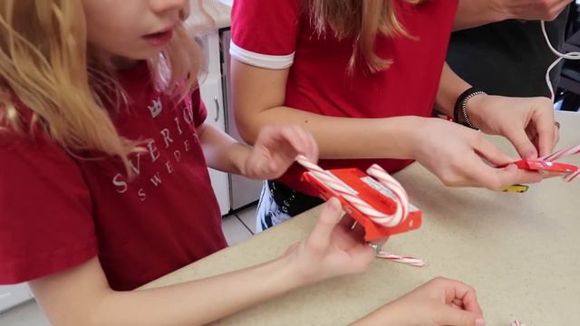 Elf on the Shelf Controls my Day! | Elf On The Shelf Left a MESSAGE!