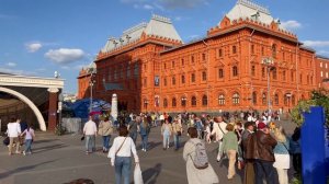 ⁴ᴷ HUNGRY RUSSIAN 🇷🇺 Fish week in Moscow 🐠  Street food and lots of seafood | Walking Tour